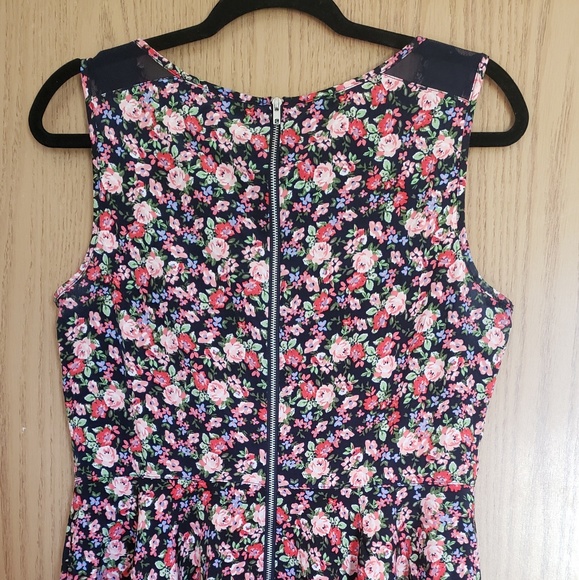 Floral Dress Forever 21 - Picture 3 of 7